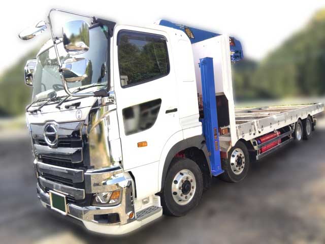クレーン付き重機運搬車